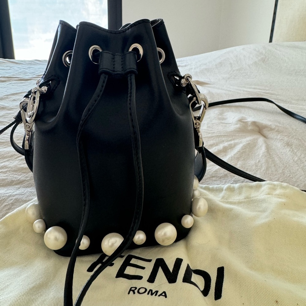 Fendi Mini Mon Tresor Pearl black bucket bag